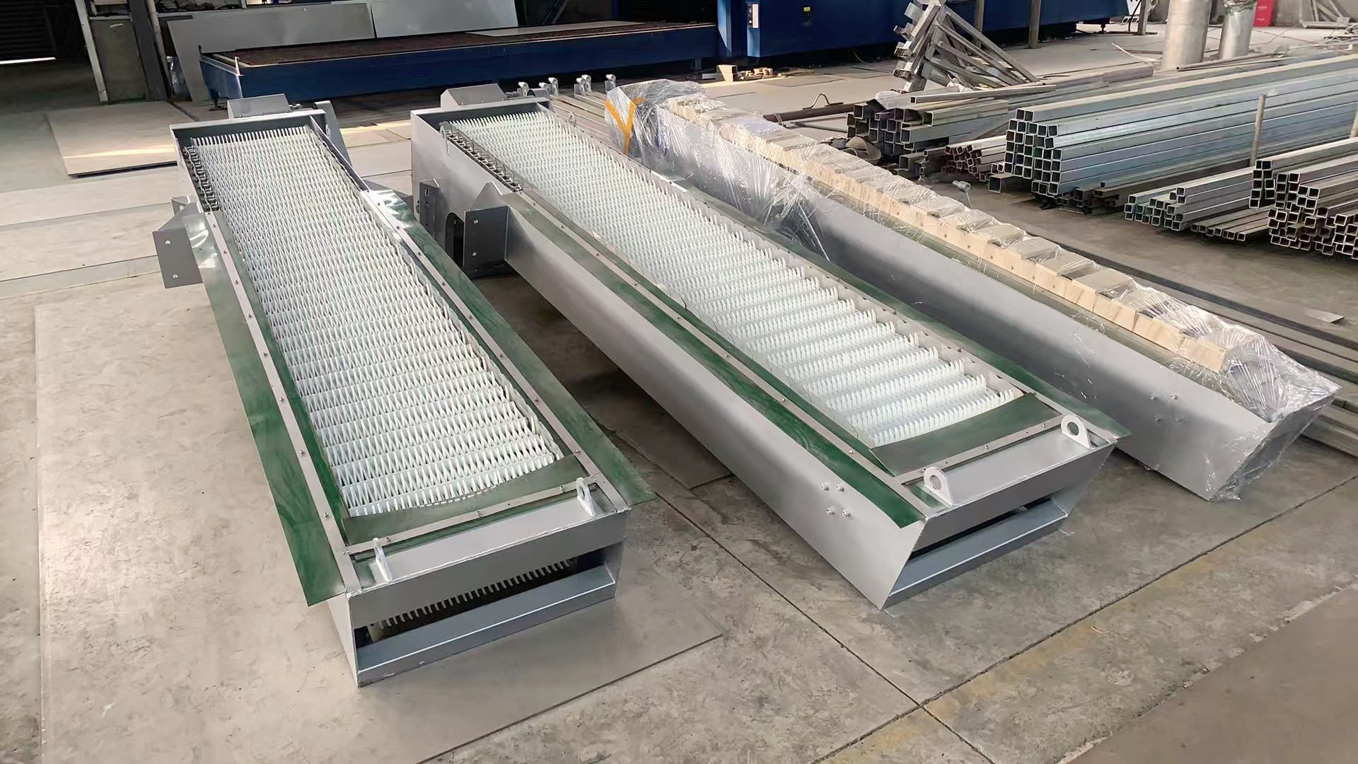 回轉(zhuǎn)耙式格柵除污機是保障整個水處理系統(tǒng)順暢運行的基石。